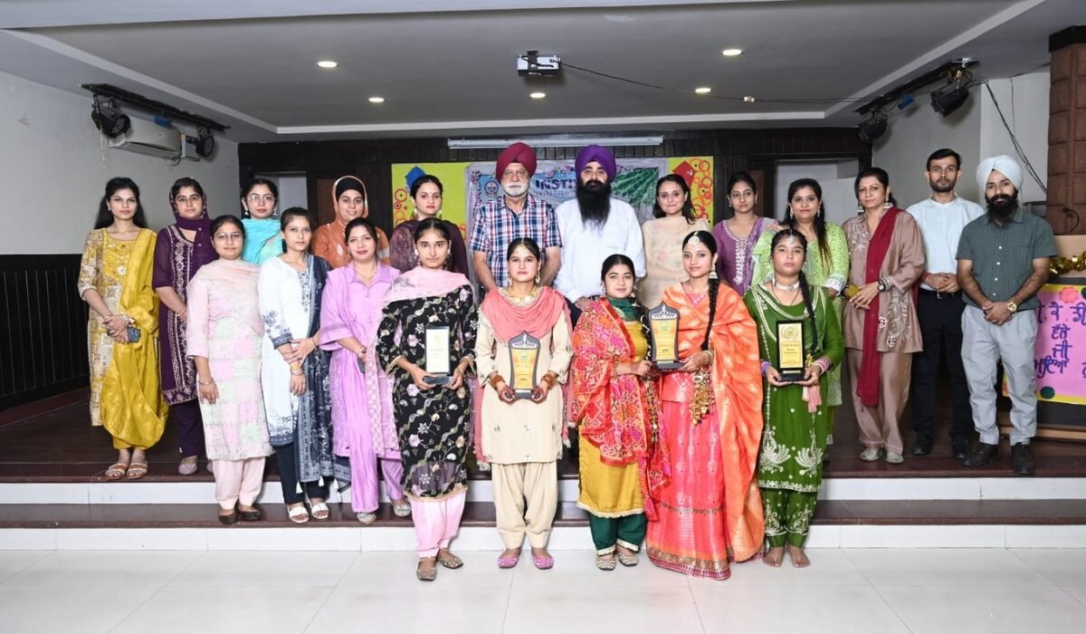 Teej Fiesta at CKDIMT Tarn Taran (2)