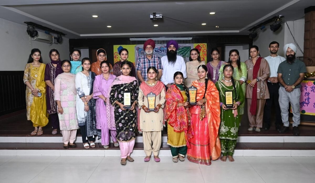 Teej Fiesta at CKDIMT Tarn Taran (6)